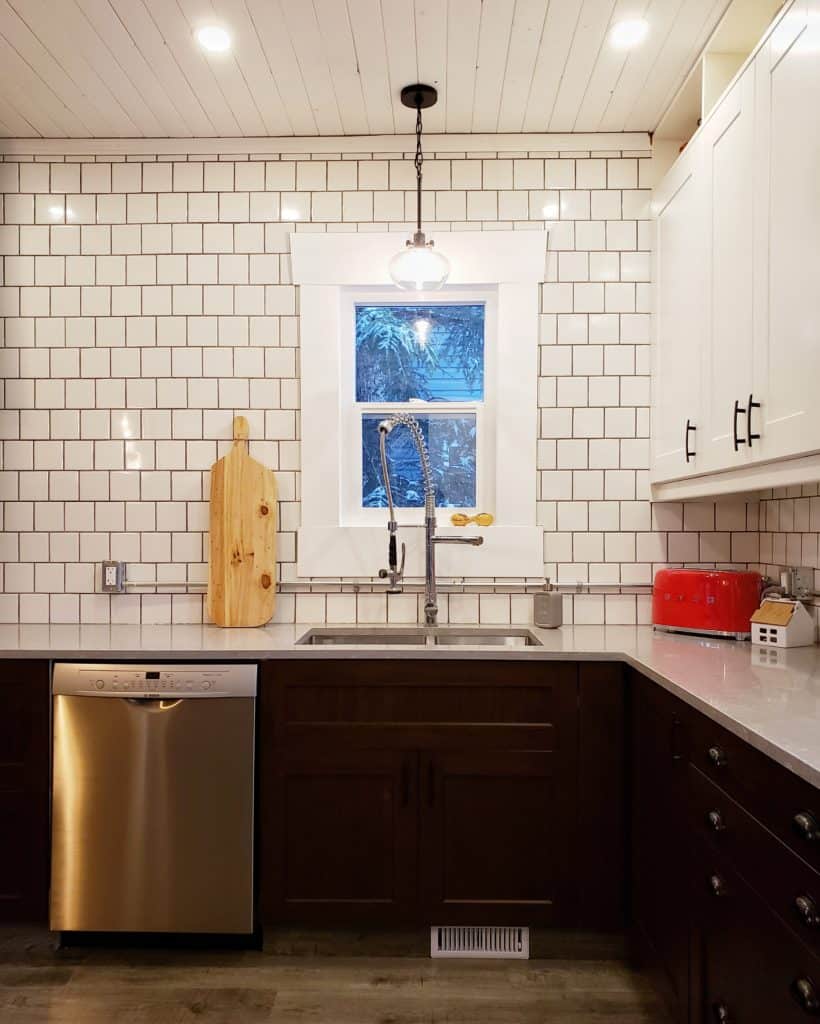 square tile backsplash